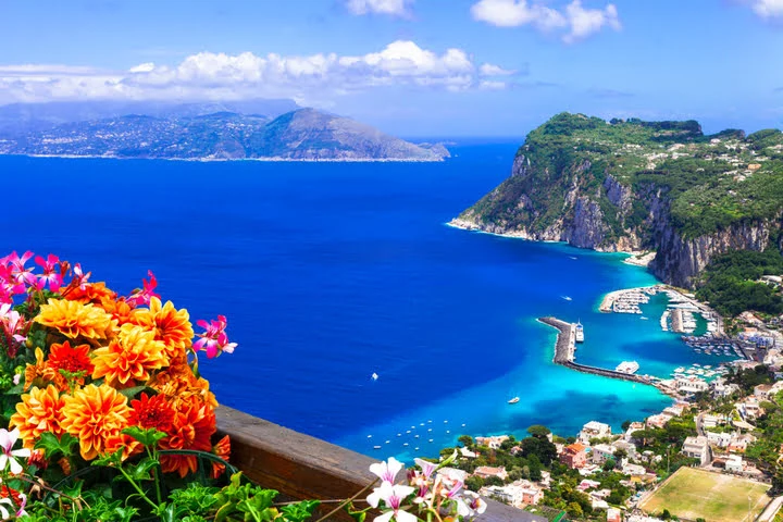 ที่พักเกาะคาปรี (Capri) ควรตั้งอยู่ริมทะเลอันสวยงาม